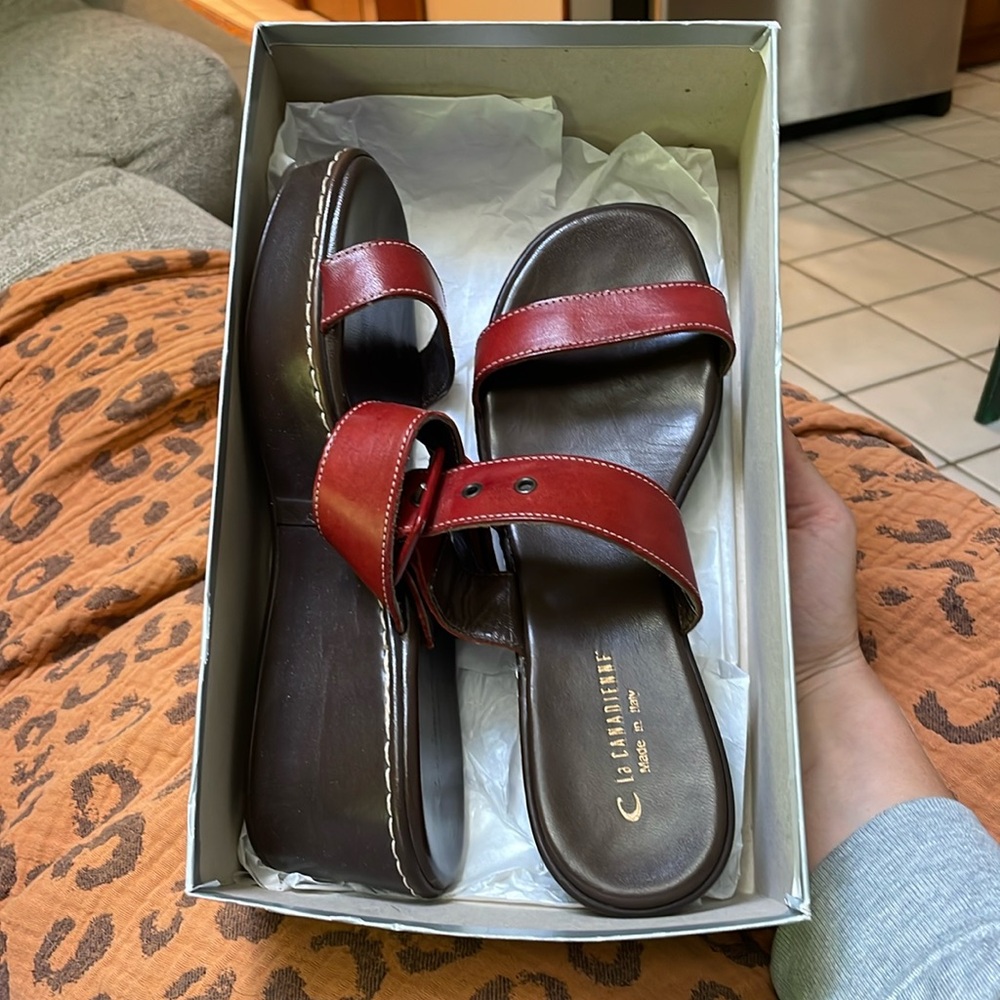 La Canadienne Dayna wedge sandal red women’s 10